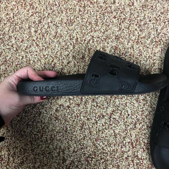 Gucci Rubber GG Slide Sandal - Picture 6 of 11